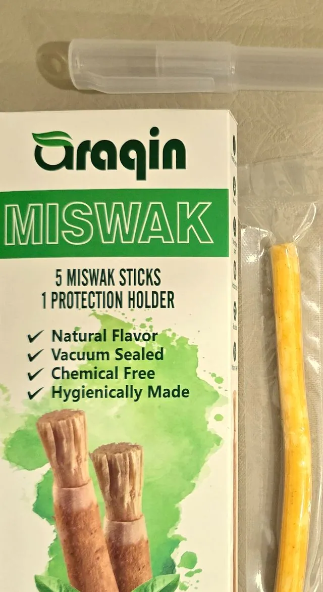 Oraqin miswak retail carton, green and white pack design